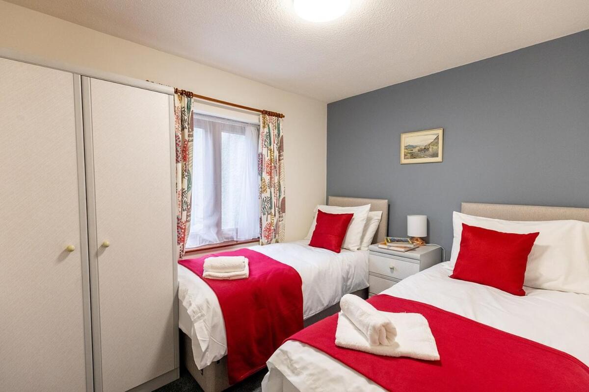 Katherines Court - Spacious Apartment With Rolling Hill Views Kendal Extérieur photo