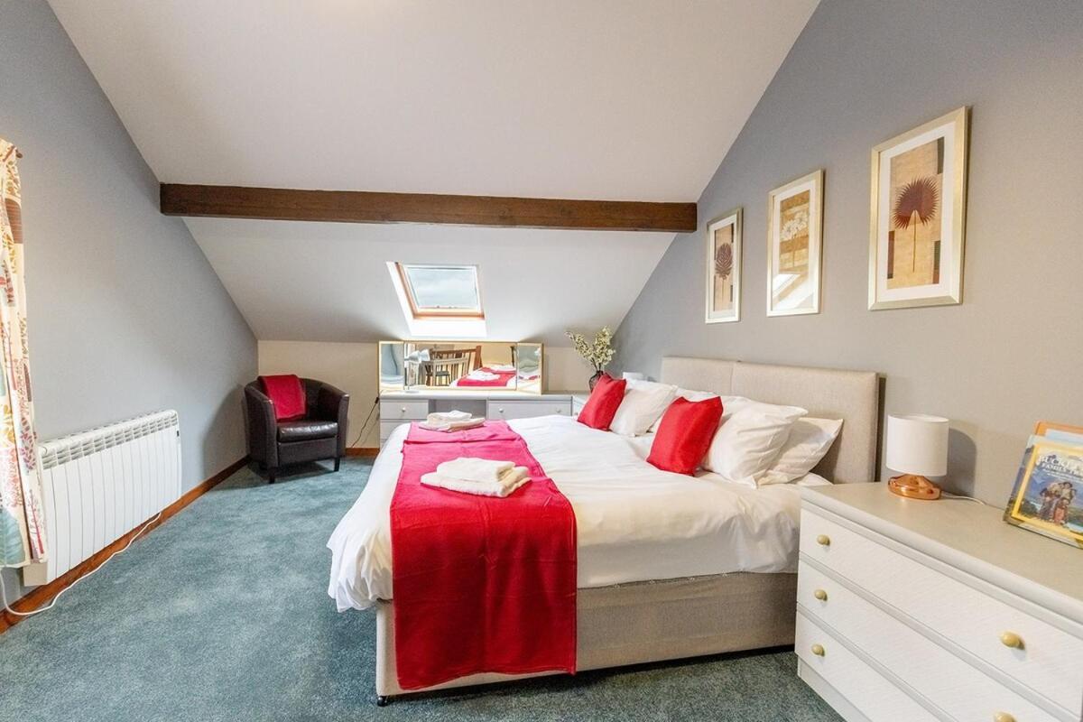 Katherines Court - Spacious Apartment With Rolling Hill Views Kendal Extérieur photo